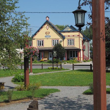 Auberge Le Voyageur Mont-Tremblant Esterno foto