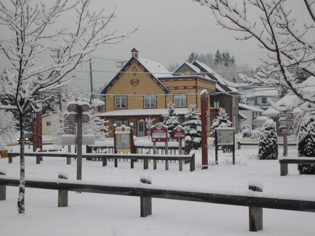 Auberge Le Voyageur Mont-Tremblant Esterno foto