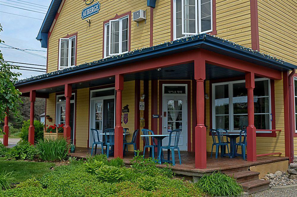 Auberge Le Voyageur Mont-Tremblant Esterno foto