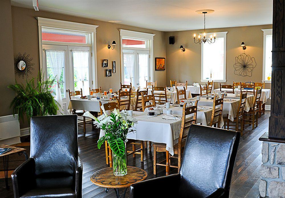 Auberge Le Voyageur Mont-Tremblant Esterno foto