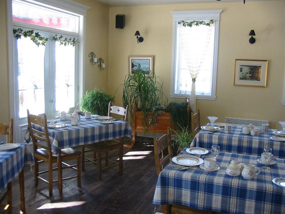 Auberge Le Voyageur Mont-Tremblant Esterno foto